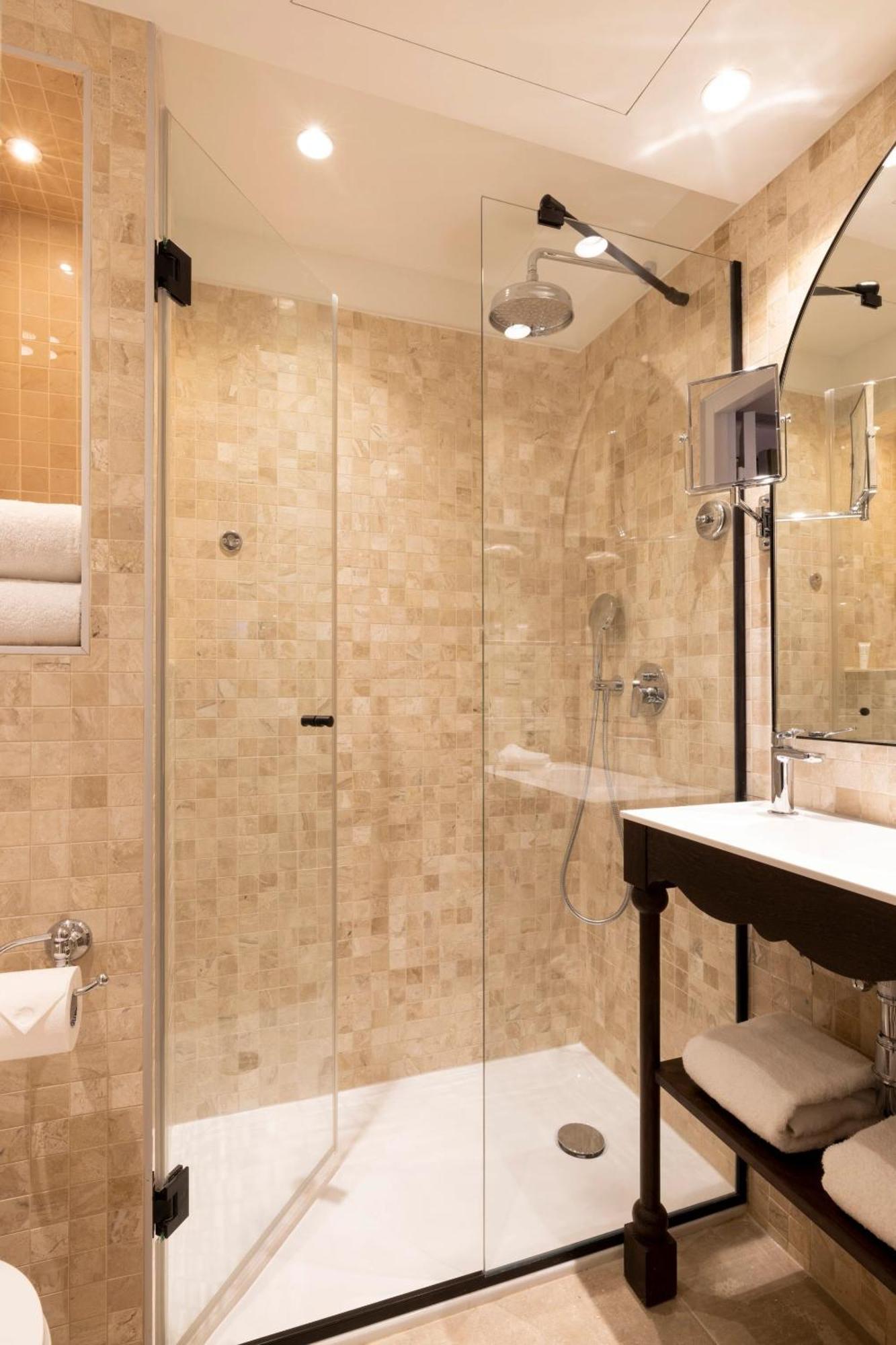 Three-Bedroom Apartment Private Pool